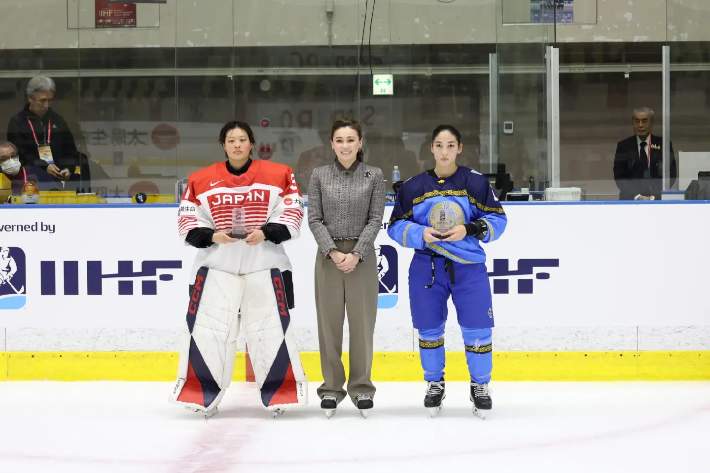 HM the Queen attends women’s ice hockey in Sapporo on October 15 HM the Queen attends women’s ice hockey in Sapporo on October 15