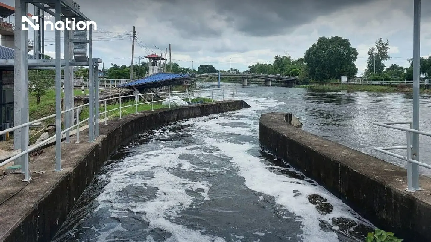 Bangkok issues flood alert along 3 canals on October 12 Bangkok issues flood alert along 3 canals on October 12