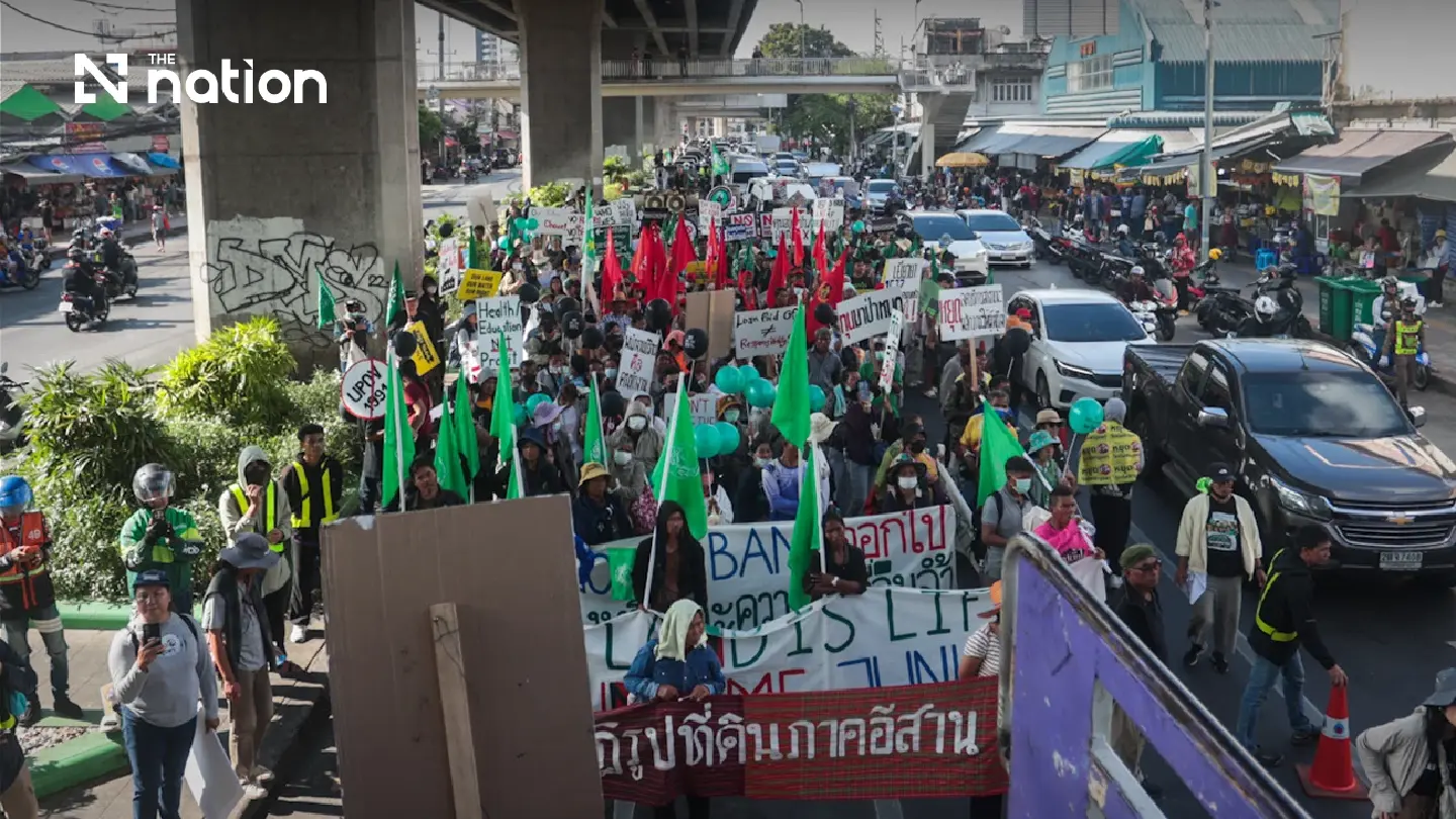 Over 1,000 Thai protesters accuse World Bank and IMF of favouring the rich on October 15 Over 1,000 Thai protesters accuse World Bank and IMF of favouring the rich on October 15