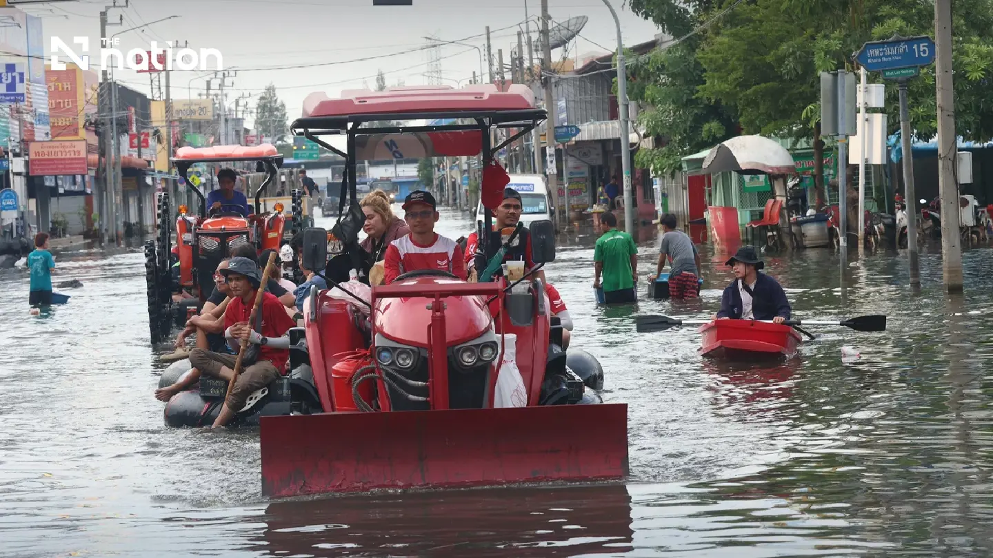 Bangkok floodwater falls 50cm in Rom Klao and Lat Krabang by Oct 4 Bangkok floodwater falls 50cm in Rom Klao and Lat Krabang by Oct 4