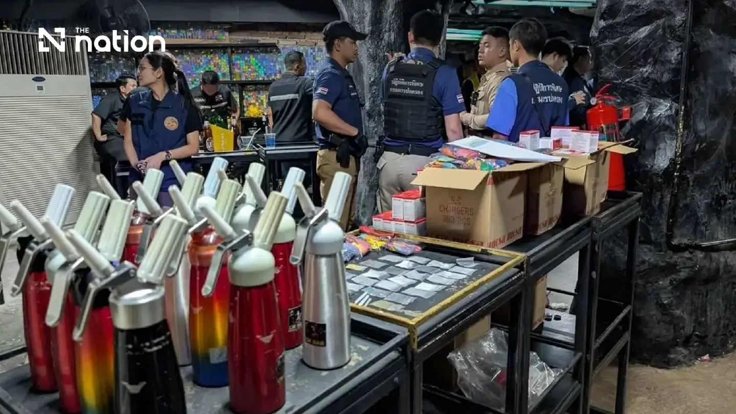 Khao San bar raid finds 30 underage patrons and suspected bribe records Khao San bar raid finds 30 underage patrons and suspected bribe records