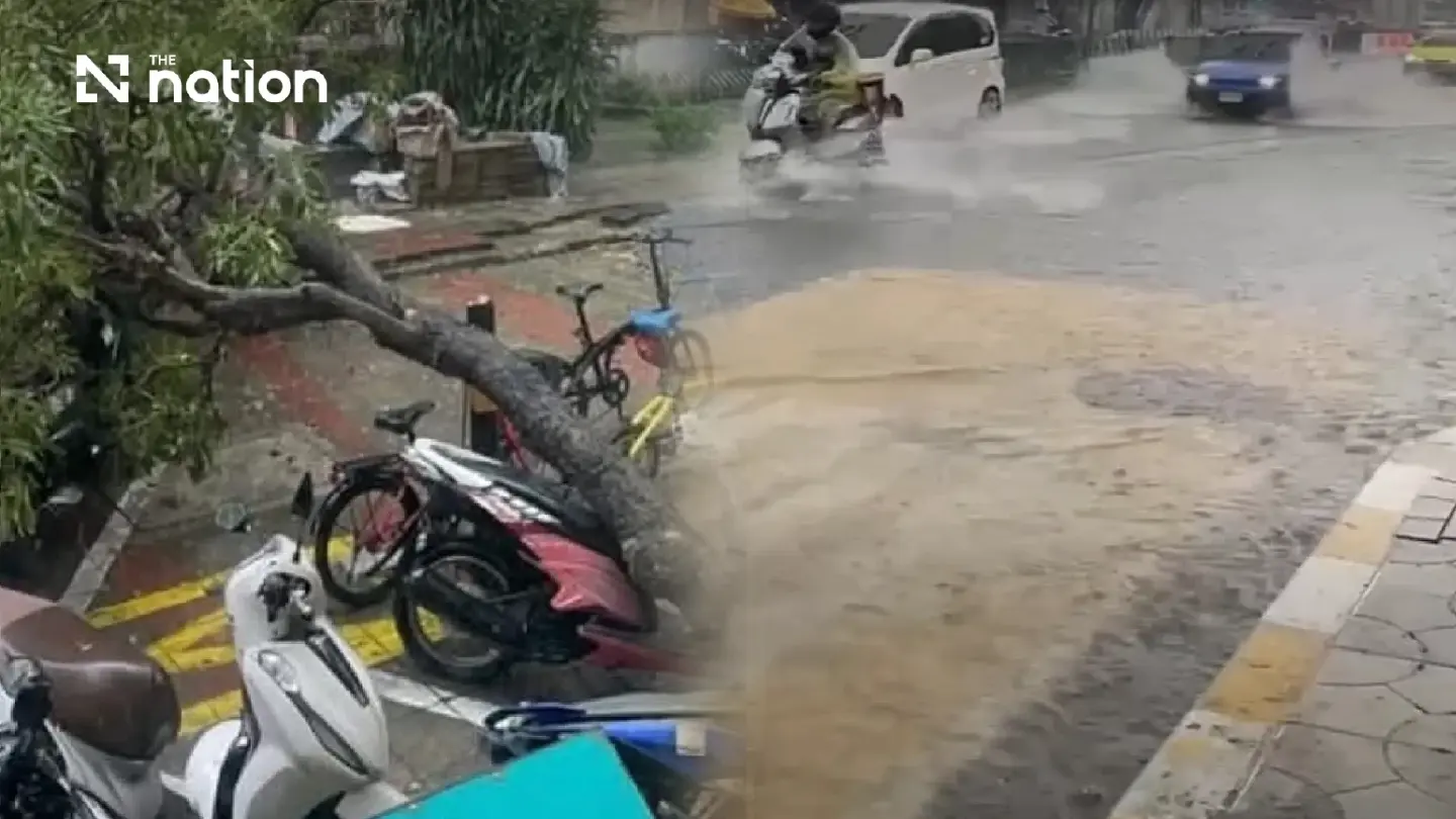 Bangkok roads flood as Nong Khaem logs 102.5mm of rain in three hours on October 17 Bangkok roads flood as Nong Khaem logs 102.5mm of rain in three hours on October 17